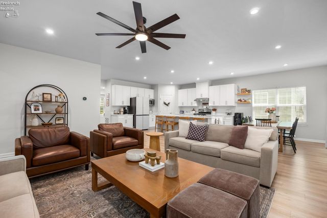6223 Krystina Run, Lorain, OH 44053