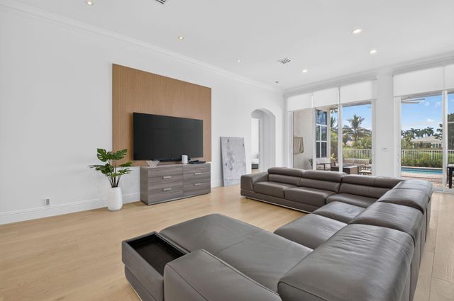 7743 Villa D Este Way, Delray Beach, FL 33446