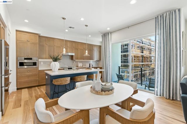 2005 Grand Street, Alameda, CA 94501