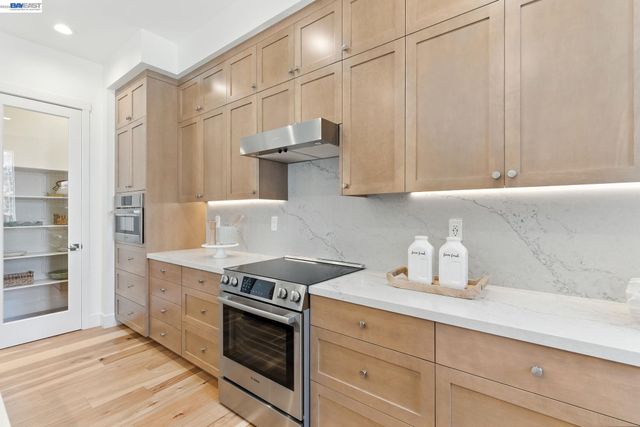 2005 Grand Street, Alameda, CA 94501