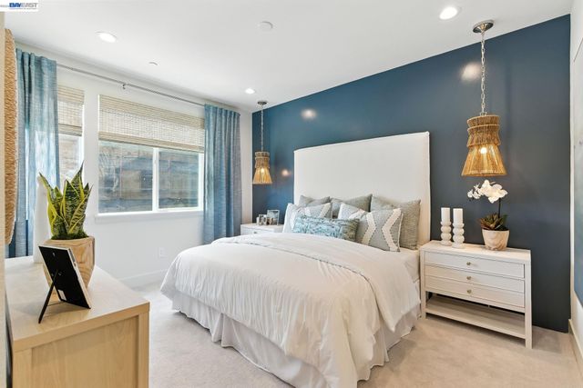 2005 Grand Street, Alameda, CA 94501