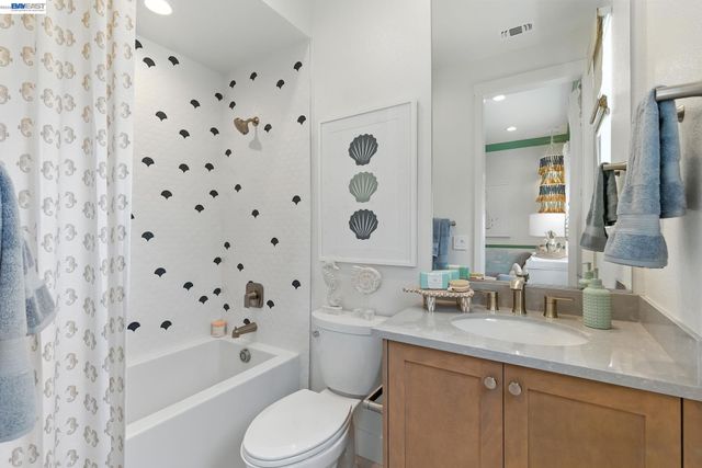 2005 Grand Street, Alameda, CA 94501