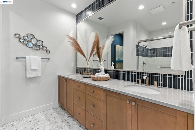 2005 Grand Street, Alameda, CA 94501