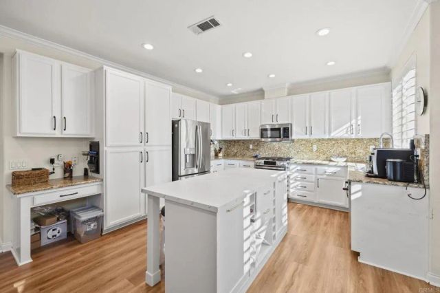 3033 Rancho La Presa, Carlsbad, CA 92009