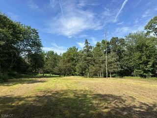 83 Readington Rd, Readington Twp., NJ 08889