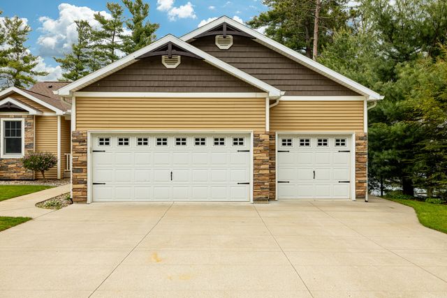 11274 Oakwood Drive, Jerome, MI 49249