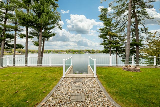 11274 Oakwood Drive, Jerome, MI 49249