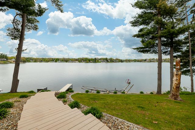 11274 Oakwood Drive, Jerome, MI 49249