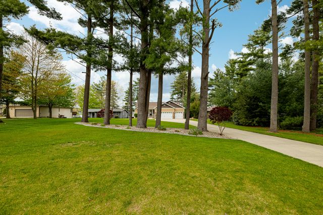 11274 Oakwood Drive, Jerome, MI 49249