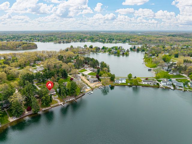 11274 Oakwood Drive, Jerome, MI 49249