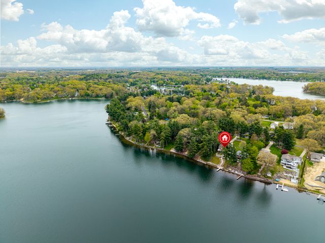 11274 Oakwood Drive, Jerome, MI 49249
