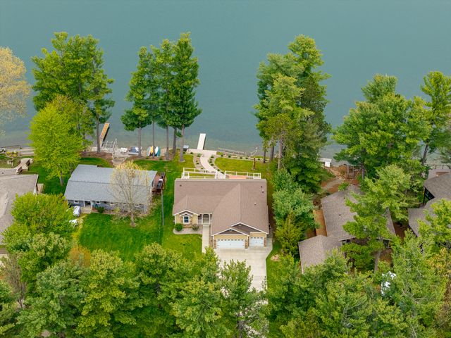11274 Oakwood Drive, Jerome, MI 49249