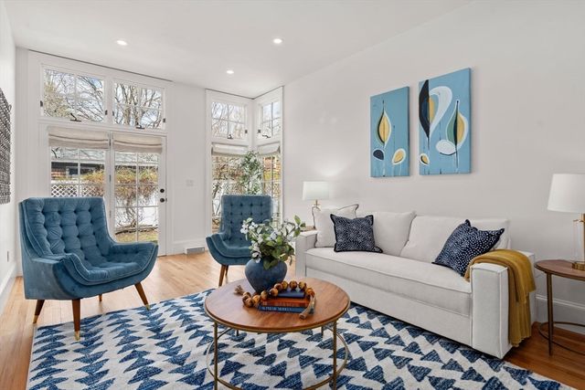 19 Forest St, Newton, MA 02461