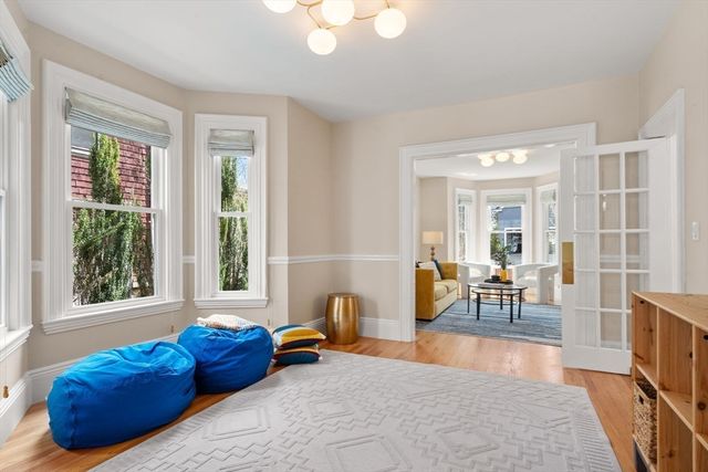 19 Forest St, Newton, MA 02461