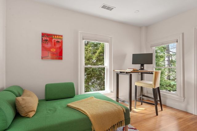 19 Forest St, Newton, MA 02461