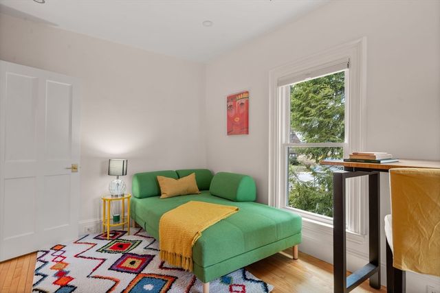 19 Forest St, Newton, MA 02461