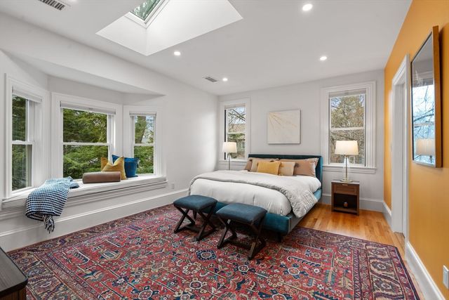 19 Forest St, Newton, MA 02461