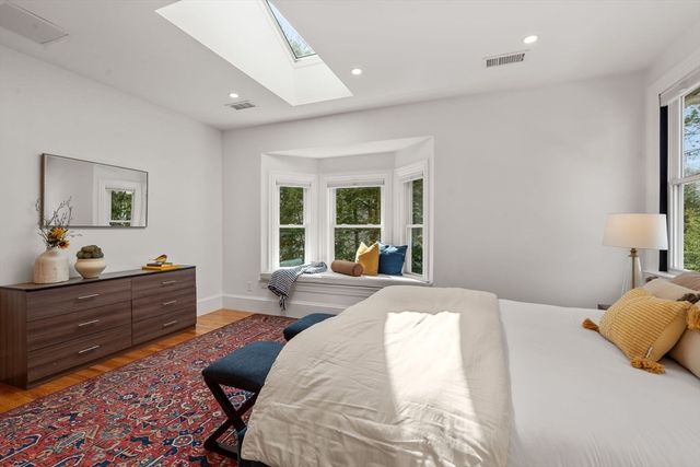 19 Forest St, Newton, MA 02461