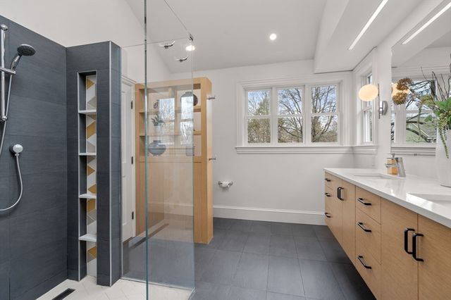 19 Forest St, Newton, MA 02461