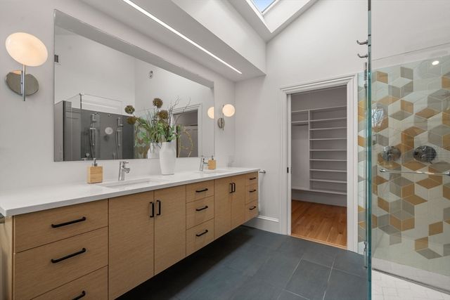 19 Forest St, Newton, MA 02461