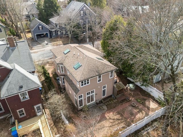 19 Forest St, Newton, MA 02461