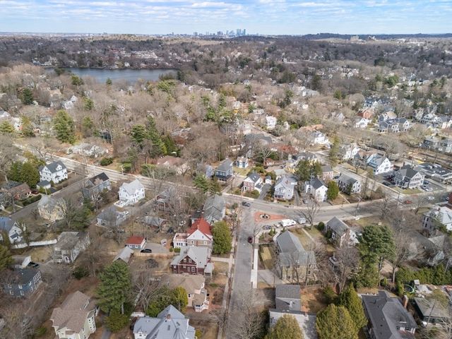 19 Forest St, Newton, MA 02461