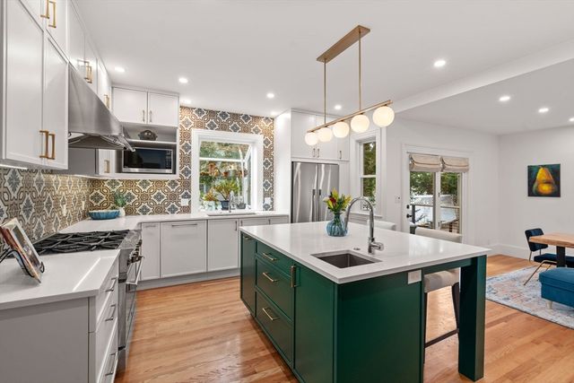 19 Forest St, Newton, MA 02461