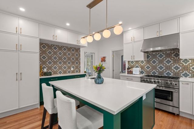 19 Forest St, Newton, MA 02461