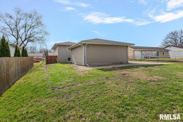 2721 DELAWARE Drive, Springfield, IL 62702