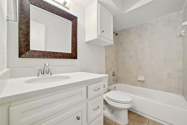 650 Westcross Street 44, Houston, TX 77018