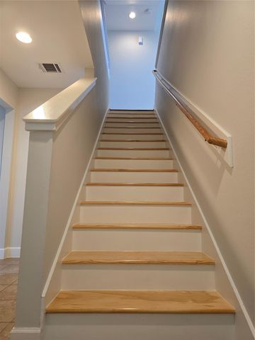 650 Westcross Street 44, Houston, TX 77018