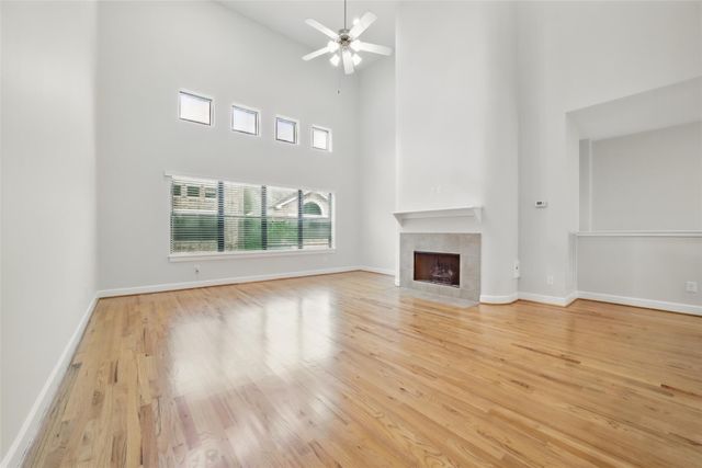 650 Westcross Street 44, Houston, TX 77018