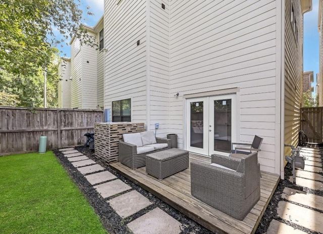 650 Westcross Street 44, Houston, TX 77018