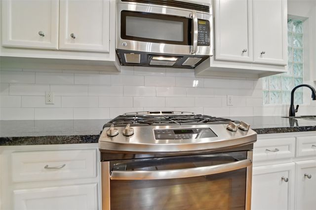 650 Westcross Street 44, Houston, TX 77018