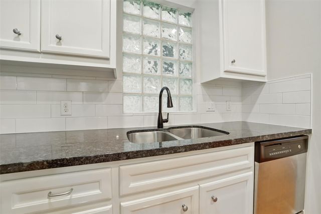 650 Westcross Street 44, Houston, TX 77018