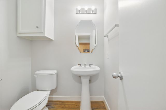 650 Westcross Street 44, Houston, TX 77018