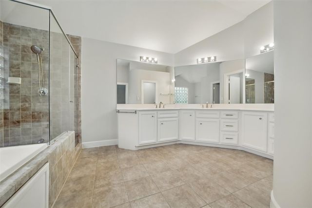 650 Westcross Street 44, Houston, TX 77018