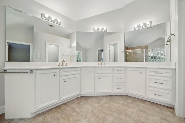 650 Westcross Street 44, Houston, TX 77018