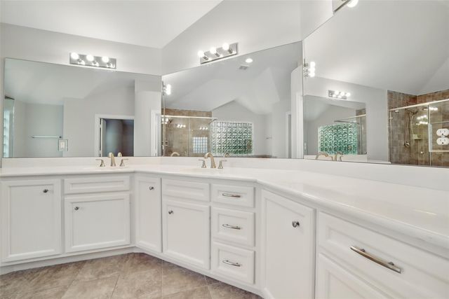 650 Westcross Street 44, Houston, TX 77018