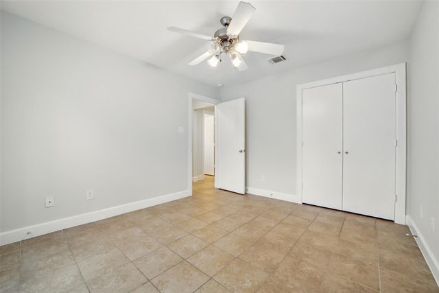 650 Westcross Street 44, Houston, TX 77018