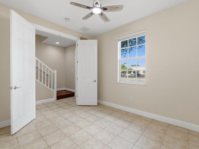 2502 N Dixie Highway 15, Lake Worth Beach, FL 33460