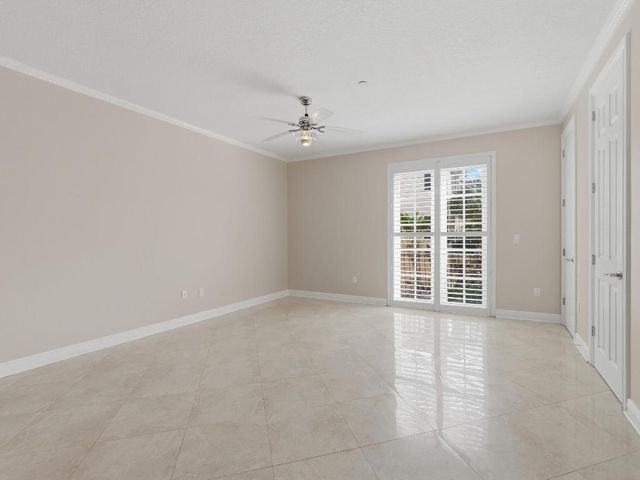 2502 N Dixie Highway 15, Lake Worth Beach, FL 33460