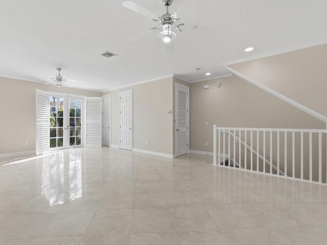 2502 N Dixie Highway 15, Lake Worth Beach, FL 33460