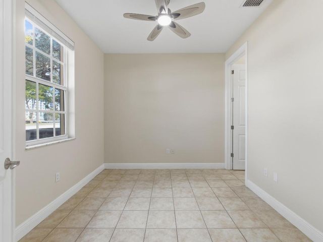 2502 N Dixie Highway 15, Lake Worth Beach, FL 33460