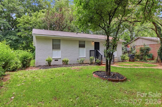 2121 Longleaf Drive, Charlotte, NC 28210