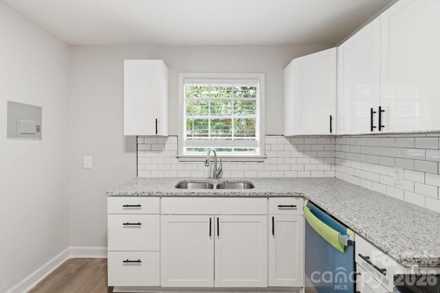 2121 Longleaf Drive, Charlotte, NC 28210
