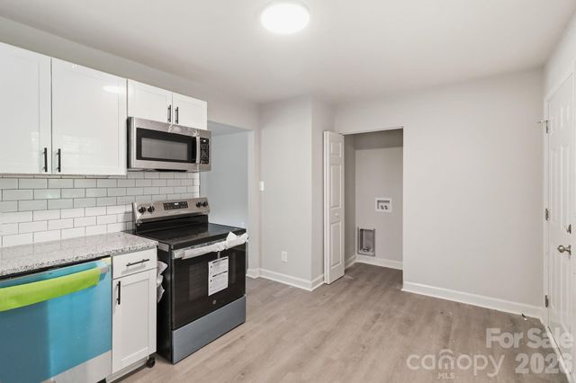 2121 Longleaf Drive, Charlotte, NC 28210