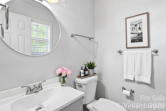 2121 Longleaf Drive, Charlotte, NC 28210