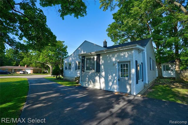 406 E Vienna Street, Clio, MI 48420