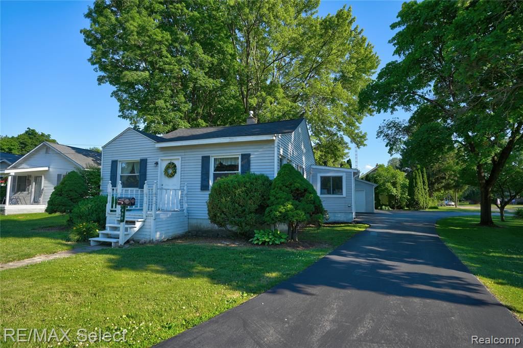 406 E Vienna Street, Clio, MI 48420